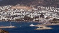Комаров позвал российских знаменитостей стать космическими туристами Комаров позвал российских знаменитостей стать космическими туристами