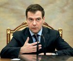 Медведев пригласил Януковича в Россию