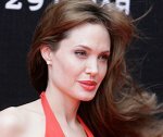 Анжелина Джоли не хочет отмечать День Благодарения