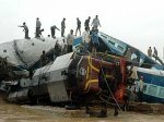 В Индии пассажирский поезд сошел с рельсов