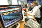 Фондовый рынок в России открылся падением