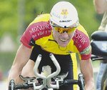 Участники велогонки "Тур де Франс" получили ранения