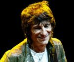 Гитарист Rolling Stones избил россиянку