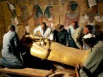 Любители древностей взялись за Тутанхамона