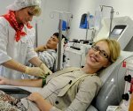 Ксения Собчак кровью помогла нуждающимся