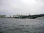 В Санкт-Петербурге на набережной взорвался катер