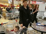 Россияне начали экономить на еде, одежде и лечении