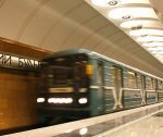 В метро Петербурга пьяная женщина попала под поезд