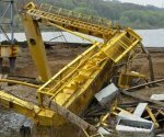 Восемь человек пропали без вести при обрушении моста в Атырау