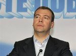 Медведев разрешил пересматривать приговоры суда