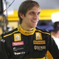 Гонщик Формулы-1 Петров доволен динамикой машины