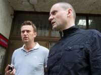 Алексей Навальный и Сергей Удальцов освобождены из-под стражи