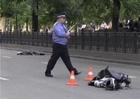 В центре столицы мотоциклист наехал на пешехода, погибли оба