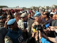 Наблюдатели ООН приостановили миссию в Сирии
