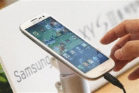 Samsung выручила 4,5 миллиарда долларов за второй квартал 2012 года при пом ...