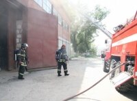 Пожар в промзоне в Шушарах потушили только под утро