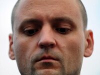 Удальцова обвинили в попытке мятежа и взяли под стражу