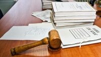 Адвоката в Коми осудят за попытку подкупа свидетеля о поджоге ТЦ 