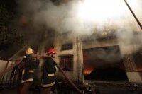 Пожар на фабрике одежды в Бангладеш: более сотни погибших
