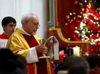 Католики и протестанты отмечают один из главных христианских праздников - Рождество Христово