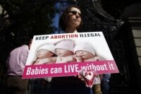 В Ирландии разрешили аборты при риске для жизни матери