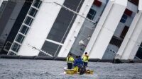 В Северном море после аварии вертолета обнаружены тела двух человек