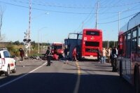 При столкновении автобуса и поезда в Канаде погибли пять человек