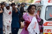 При взрывах у христианской церкви в Пакистане погибли 53 человека