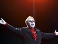 Известный певец Элтон Джон выступит в Москве с новым шоу