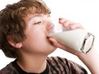 Риск рака простаты связали с потреблением молока в подростковом возрасте